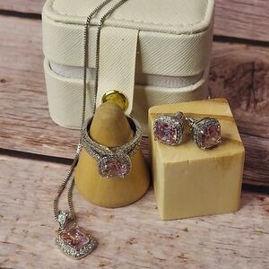 Elegant Pink Jewelry Set